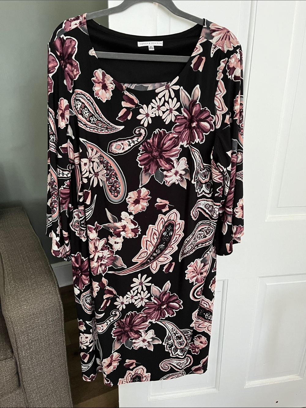 Sandra Darren 2X Dress Black Mauve floral Paisley